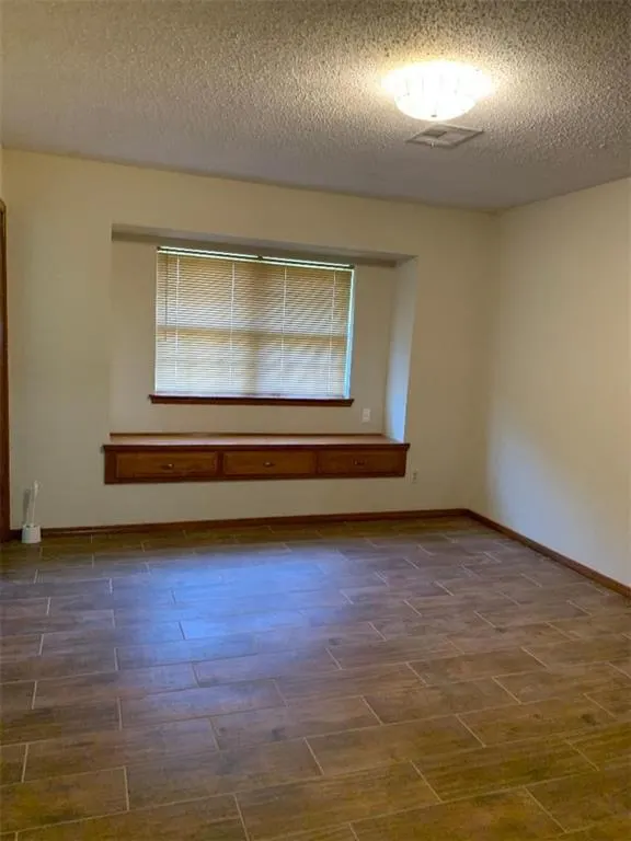 Photo 7 — 7709 S Country Club Drive, Oklahoma City, OK 73159