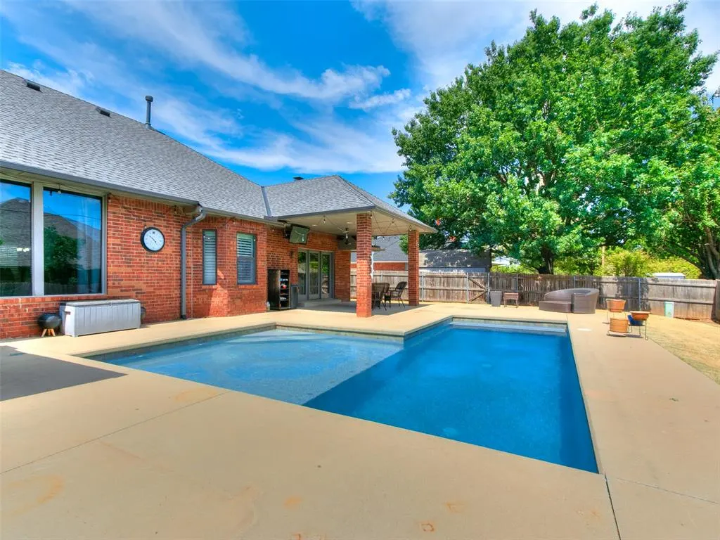 Photo 3 — 11616 Kingswick Drive, Oklahoma City, OK 73162