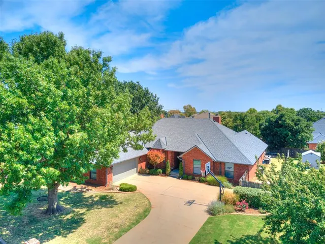 Photo 8 — 11616 Kingswick Drive, Oklahoma City, OK 73162