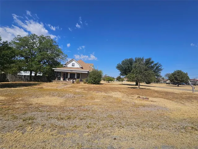 Photo 5 — 409 N Locust Street, Granite, OK 73547