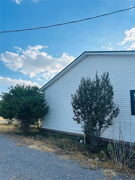 Photo 6 — 409 N Locust Street, Granite, OK 73547