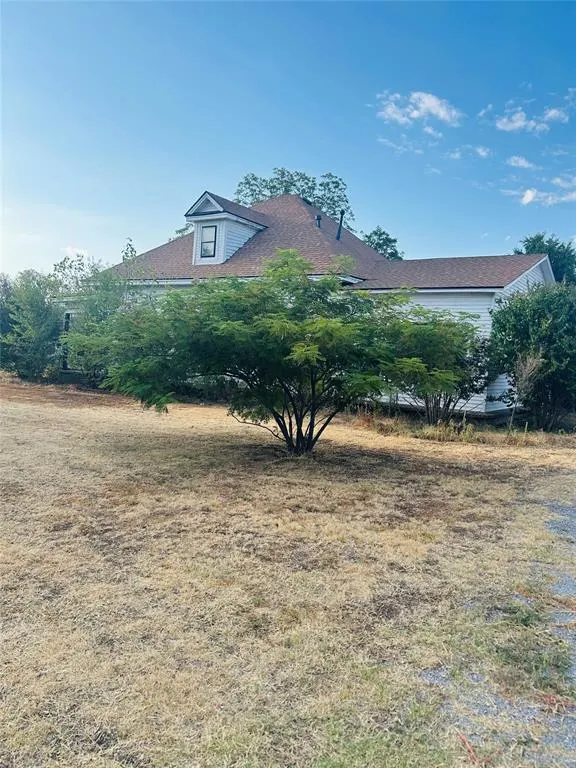 Photo 7 — 409 N Locust Street, Granite, OK 73547