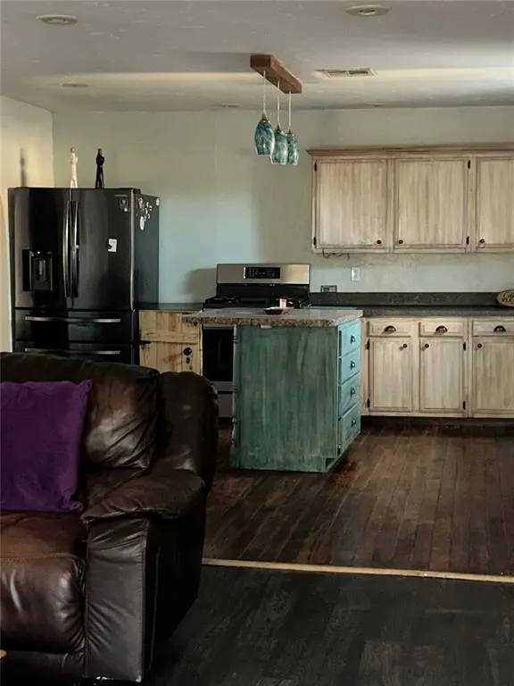 Photo 12 — 409 N Locust Street, Granite, OK 73547