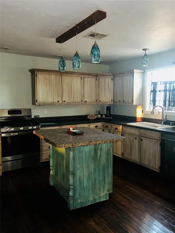 Photo 17 — 409 N Locust Street, Granite, OK 73547