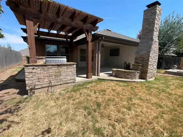 Photo 5 — 704 SW 149th Place, Oklahoma City, OK 73170