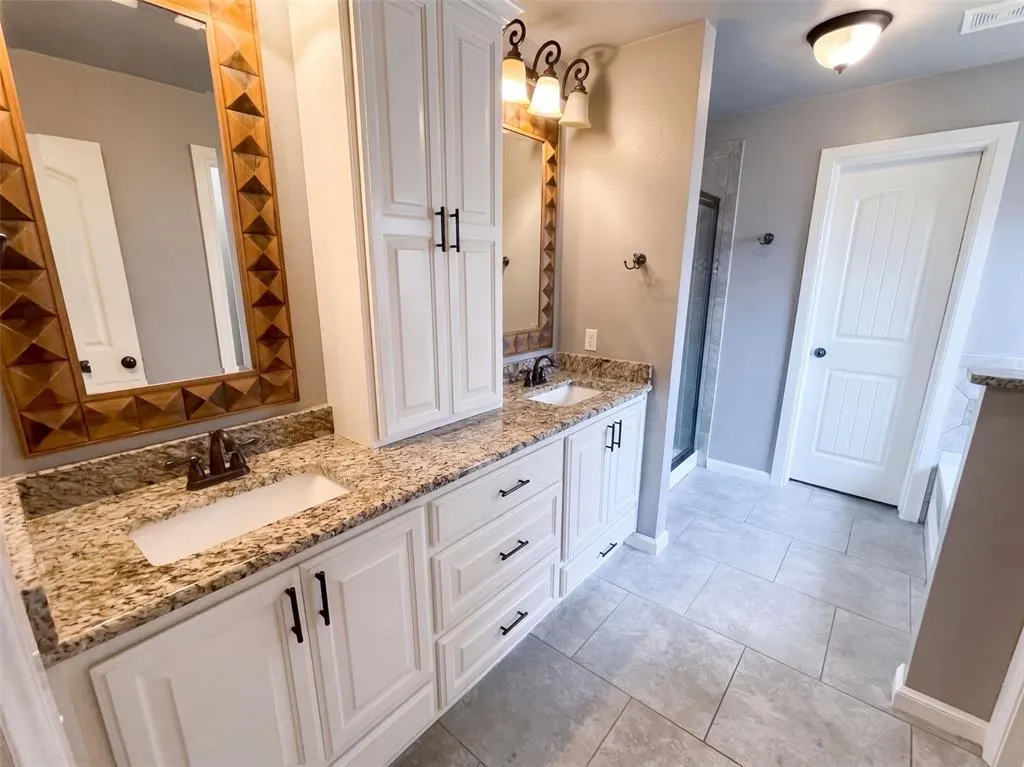 Photo 12 — 704 SW 149th Place, Oklahoma City, OK 73170