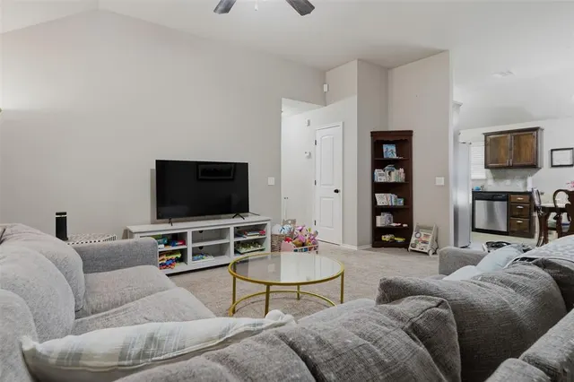 Photo 6 — 2404 Golden Lane, Edmond, OK 73012