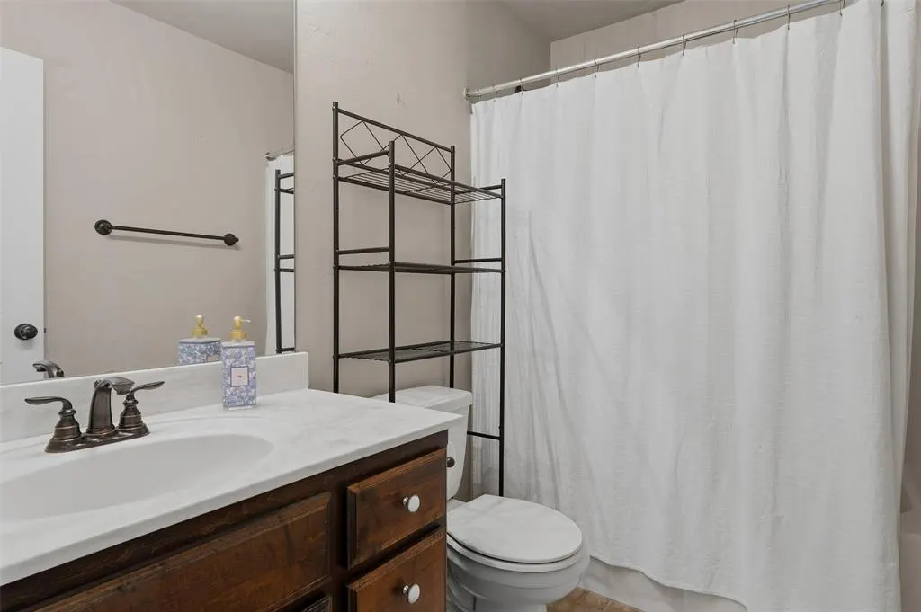 Photo 17 — 2404 Golden Lane, Edmond, OK 73012