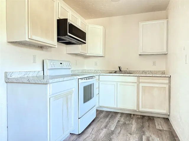 Photo 4 — 208 Bennett Boulevard, Chandler, OK 74834