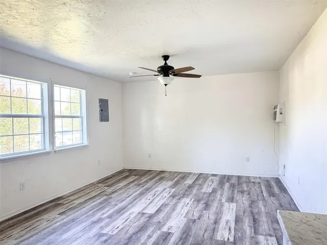 Photo 5 — 208 Bennett Boulevard, Chandler, OK 74834