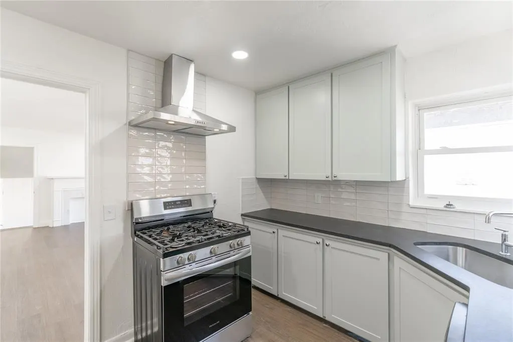Photo 8 — 2204 NE 25th Street, Oklahoma City, OK 73111