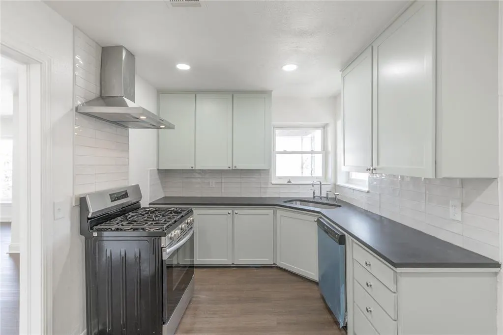 Photo 9 — 2204 NE 25th Street, Oklahoma City, OK 73111