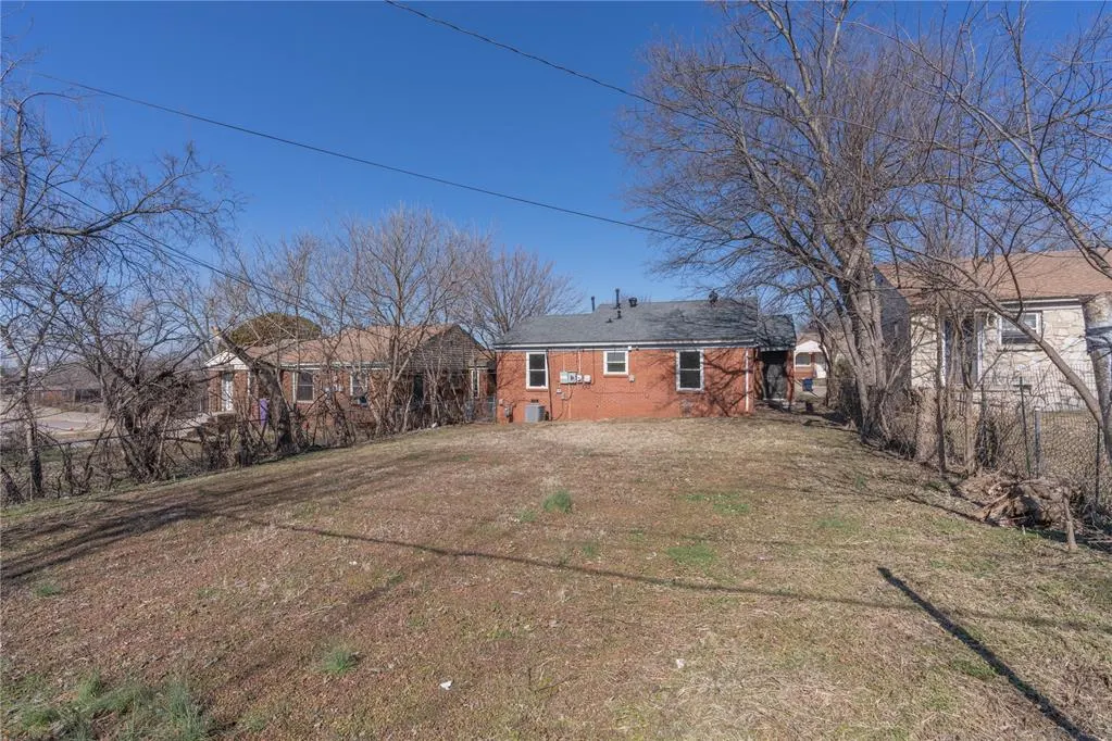 Photo 18 — 2204 NE 25th Street, Oklahoma City, OK 73111