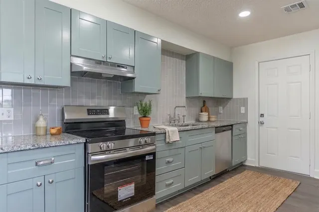 Photo 2 — 3916 S Youngs Place, Oklahoma City, OK 73119