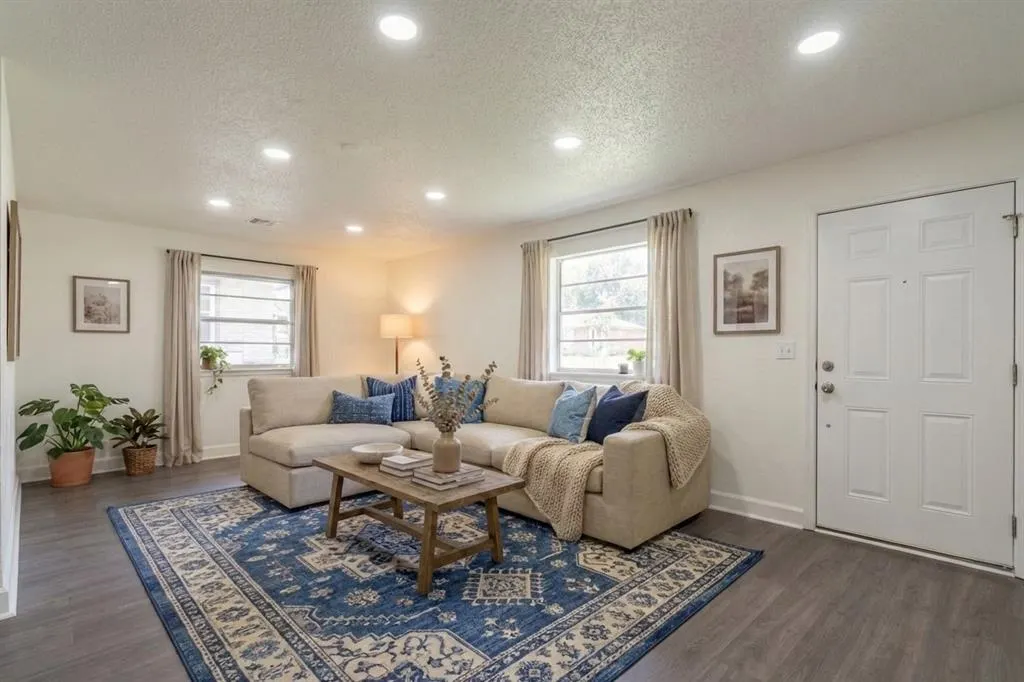 Photo 3 — 3916 S Youngs Place, Oklahoma City, OK 73119
