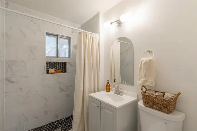 Photo 4 — 3916 S Youngs Place, Oklahoma City, OK 73119