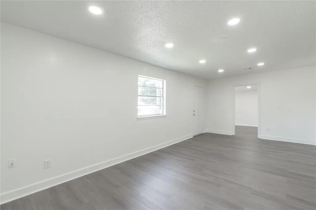 Photo 5 — 3916 S Youngs Place, Oklahoma City, OK 73119