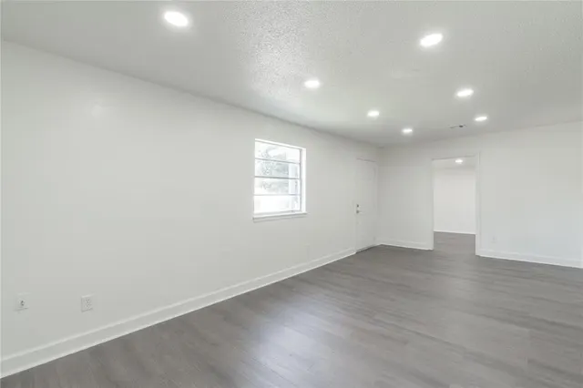 Photo 5 — 3916 S Youngs Place, Oklahoma City, OK 73119