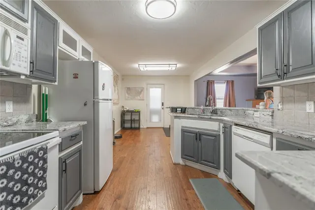 Photo 5 — 333 NE 9th Place, Newcastle, OK 73065
