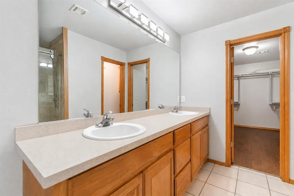 Photo 12 — 333 NE 9th Place, Newcastle, OK 73065