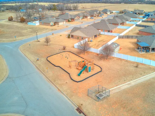 Photo 6 — 1084 SE 17th Street, Newcastle, OK 73065