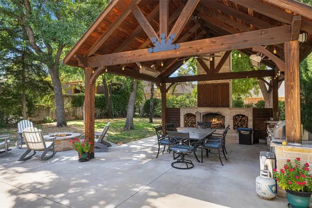 Photo 4 — 1901 Mission Hills Circle, Edmond, OK 73025