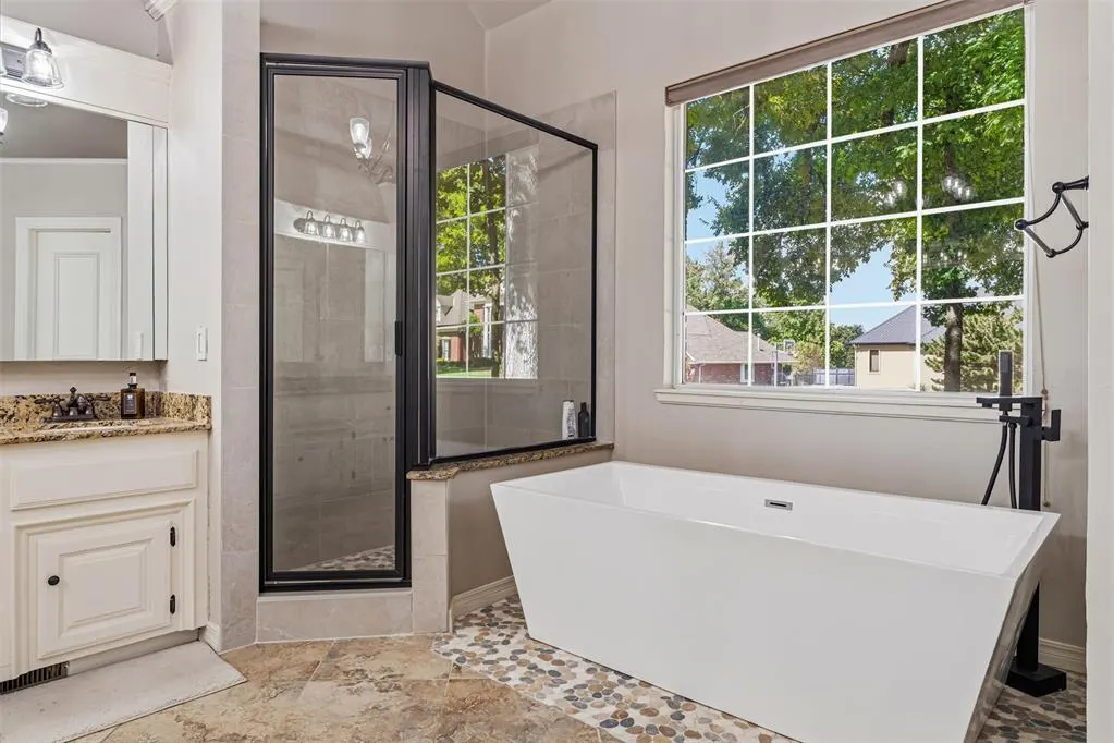 Photo 34 — 1901 Mission Hills Circle, Edmond, OK 73025