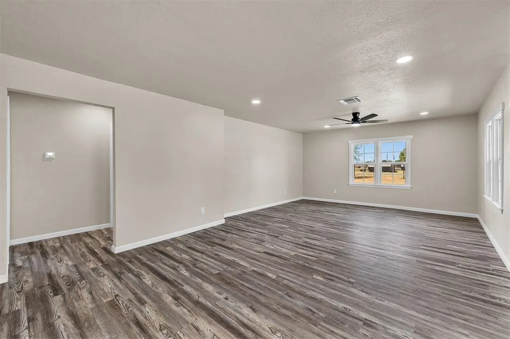 Photo 13 — 504 E 2nd Street, Calumet, OK 73014