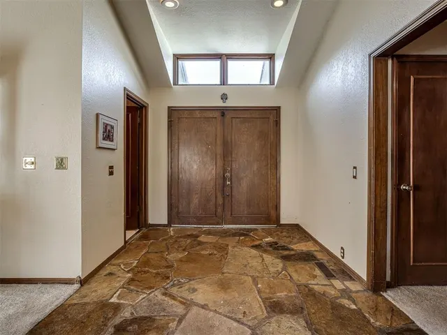 Photo 3 — 10604 Admiral Drive, Oklahoma City, OK 73162