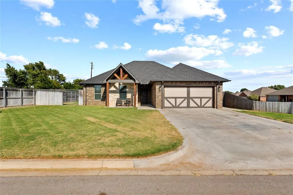 Photo 2 — 2812 Landrun, Weatherford, OK 73096