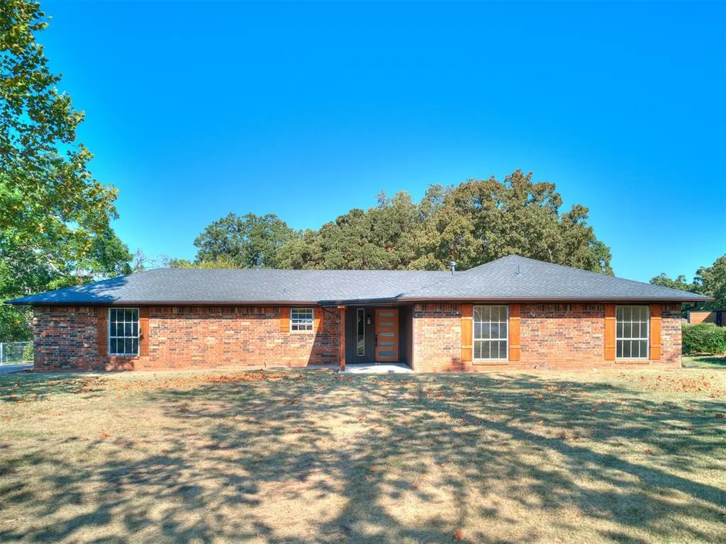 Front exterior — 103 Clador, Chandler, OK 74834