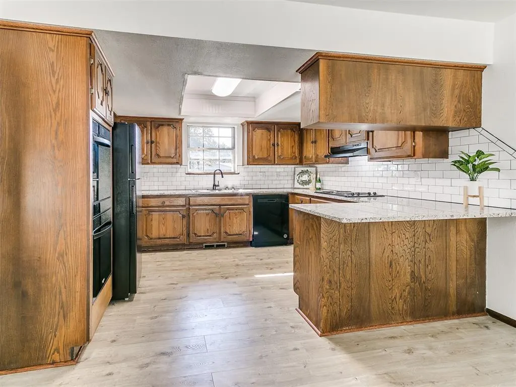 Photo 21 — 103 Clador, Chandler, OK 74834