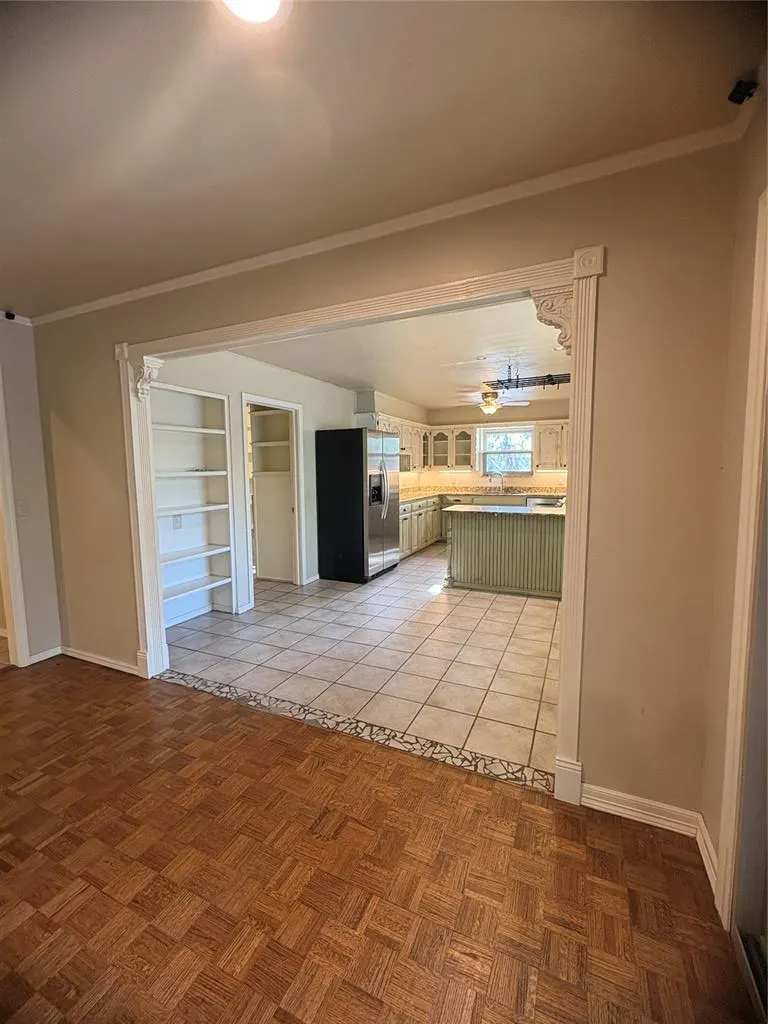 Photo 2 — 2945 Kerry Lane, Oklahoma City, OK 73120