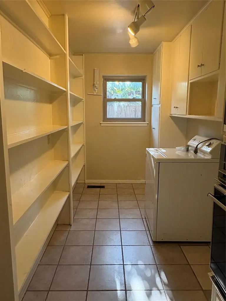 Photo 9 — 2945 Kerry Lane, Oklahoma City, OK 73120