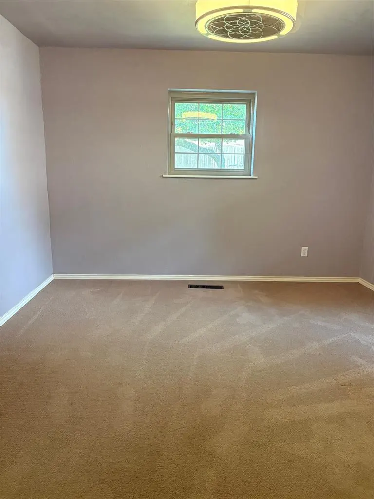 Photo 17 — 2945 Kerry Lane, Oklahoma City, OK 73120