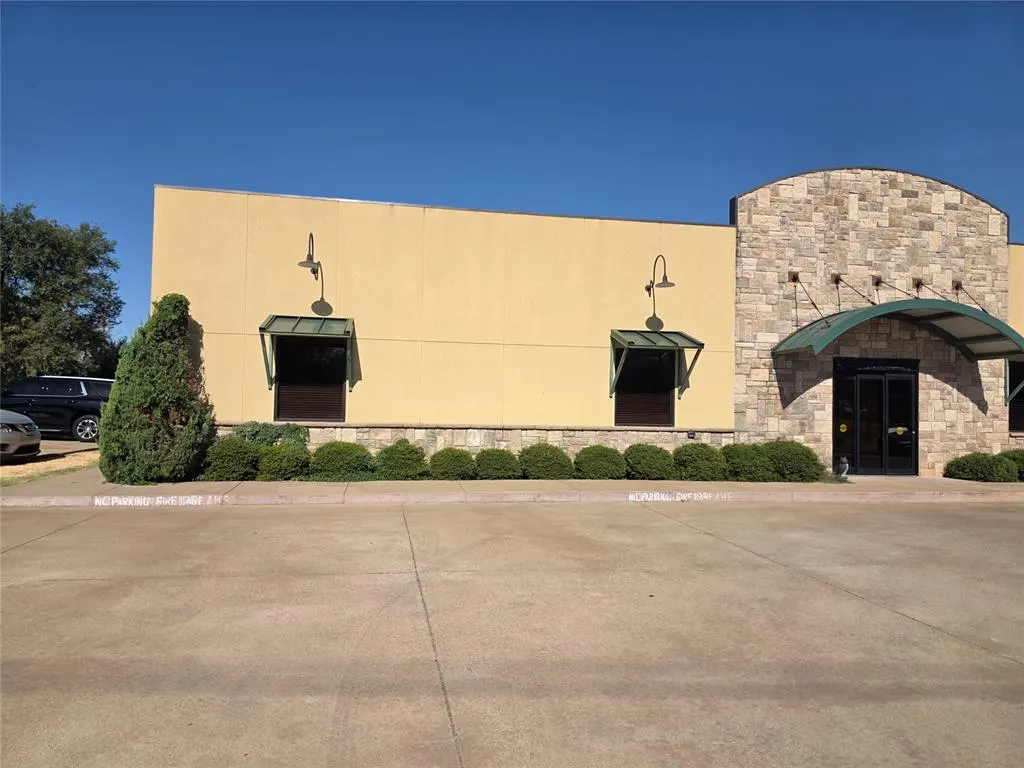 Front exterior — 304 S 29th Street, Chickasha, OK 73018