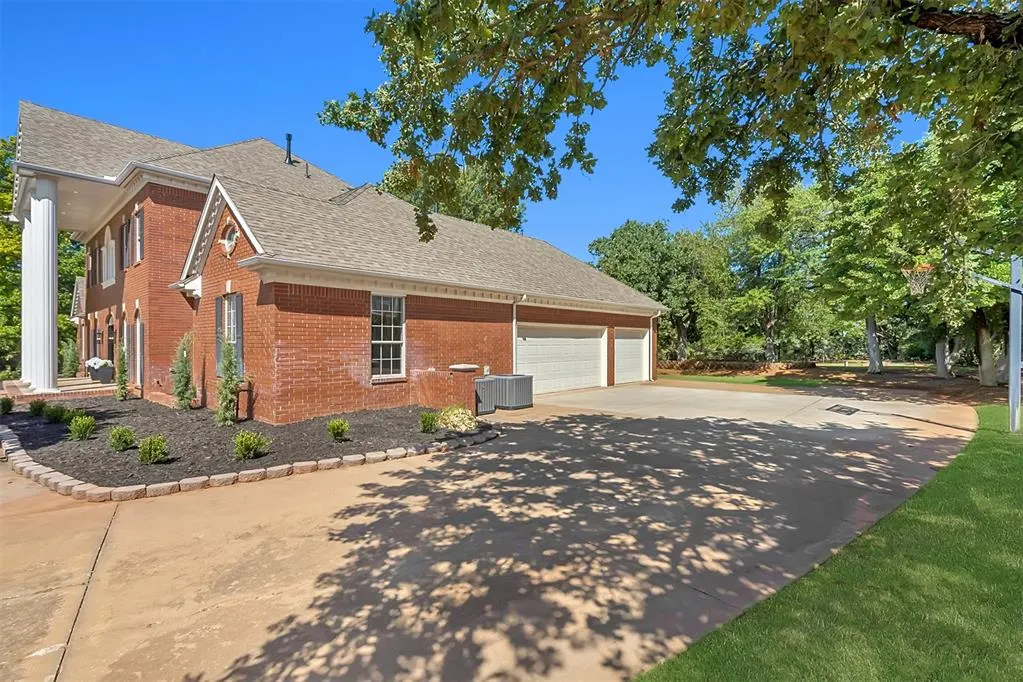 Photo 5 — 23390 Hunters Trail, Edmond, OK 73025