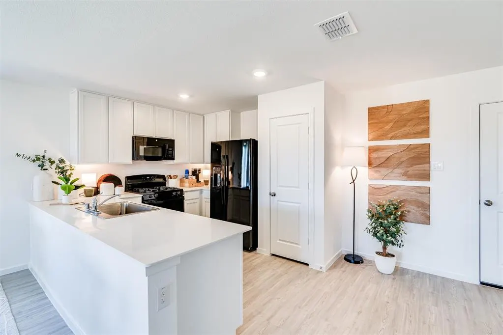 Photo 4 — 12601 Spruce Knob Lane, Yukon, OK 73099
