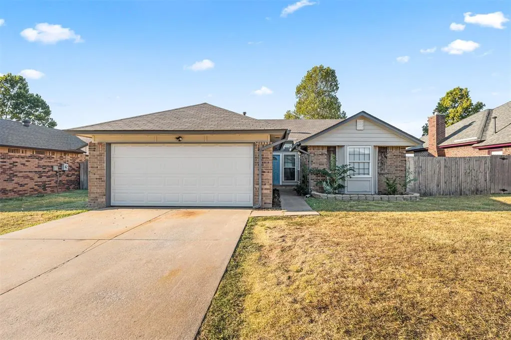 Photo 2 — 1124 SW 133rd Street, Oklahoma City, OK 73170