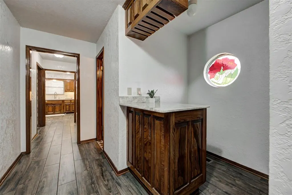 Photo 6 — 6004 Covington Lane, Warr Acres, OK 73132