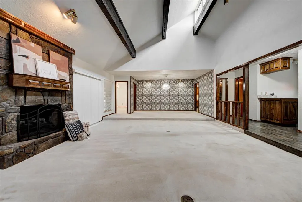 Photo 8 — 6004 Covington Lane, Warr Acres, OK 73132