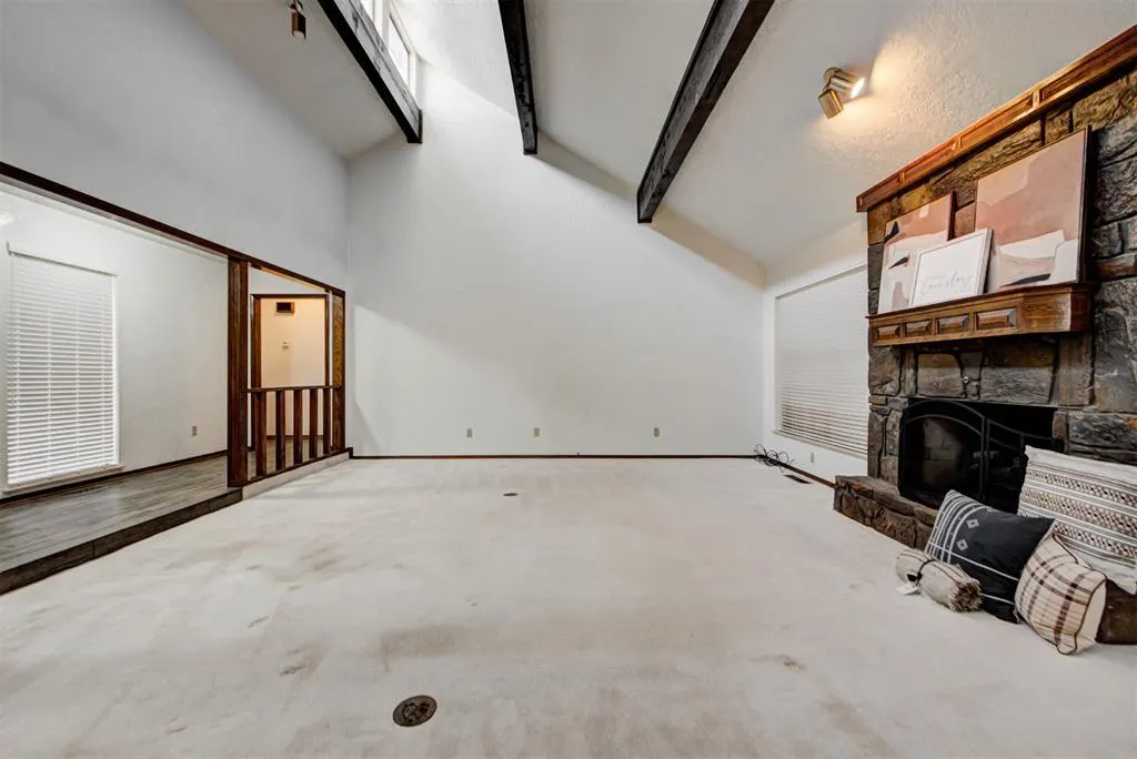 Photo 10 — 6004 Covington Lane, Warr Acres, OK 73132