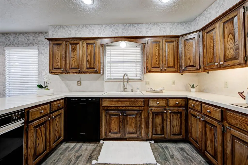 Photo 19 — 6004 Covington Lane, Warr Acres, OK 73132