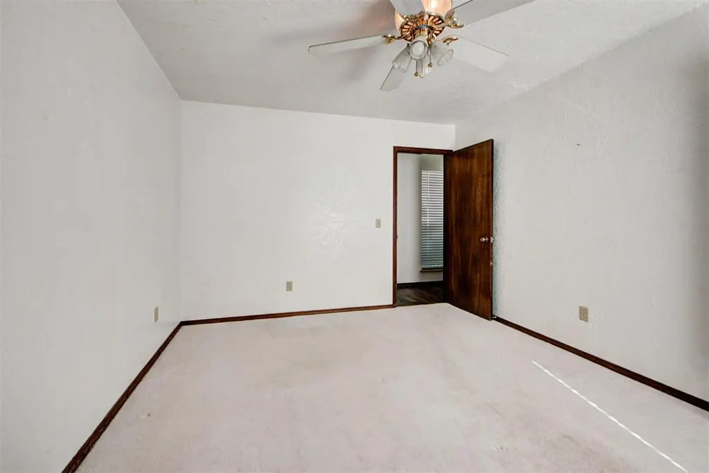 Photo 37 — 6004 Covington Lane, Warr Acres, OK 73132