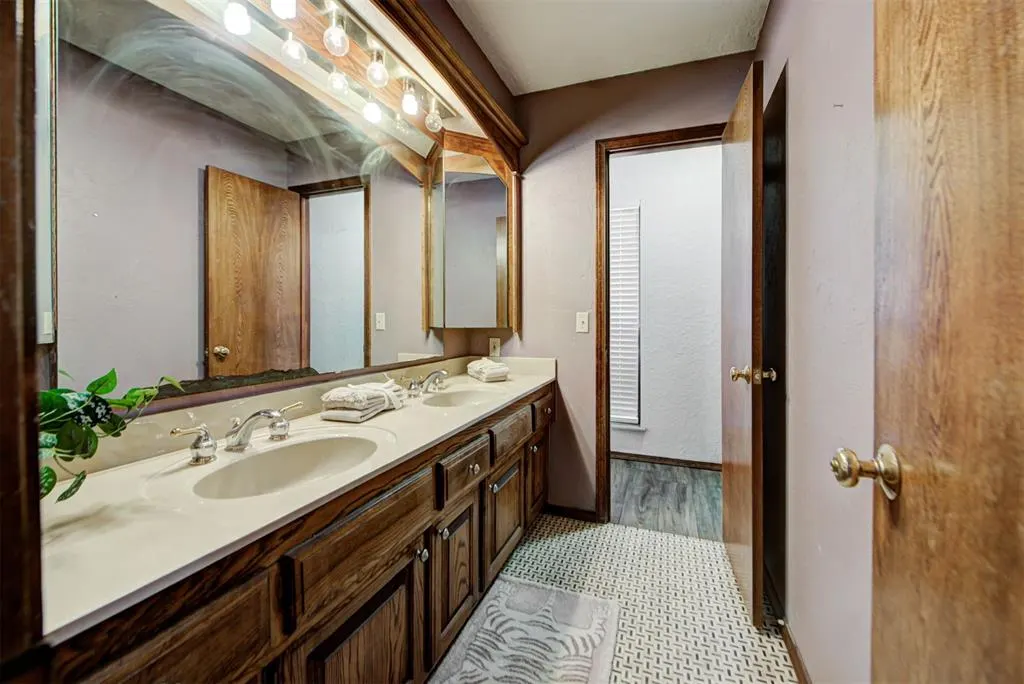 Photo 39 — 6004 Covington Lane, Warr Acres, OK 73132