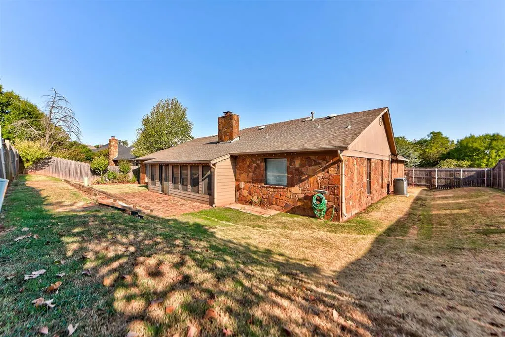 Photo 46 — 6004 Covington Lane, Warr Acres, OK 73132