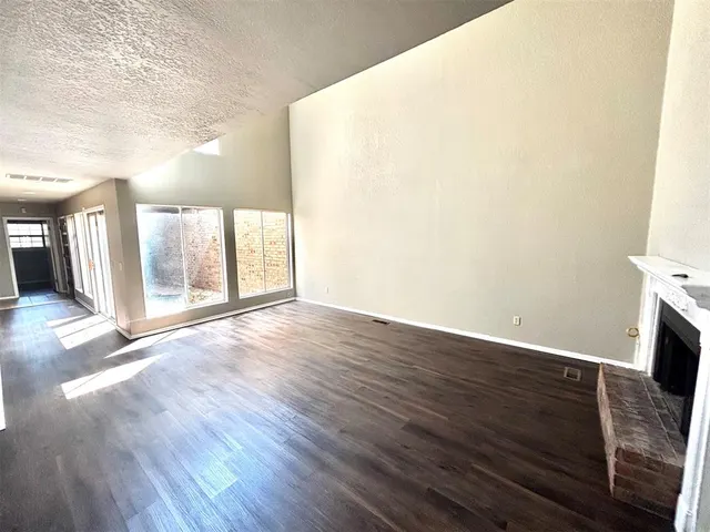 Photo 5 — 333 Sundance Lane, Edmond, OK 73034