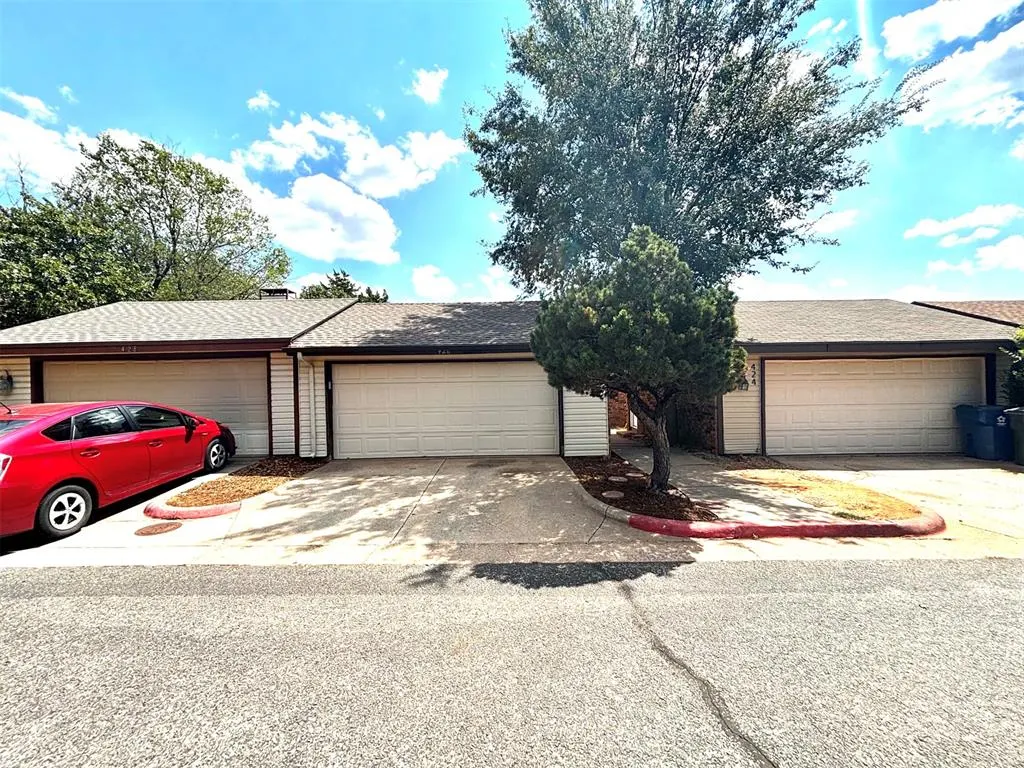 Front exterior — 426 Sundance Lane, Edmond, OK 73034