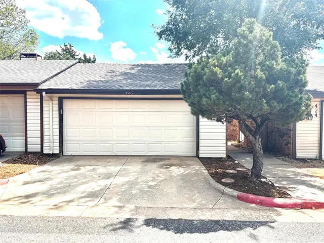 Photo 2 — 426 Sundance Lane, Edmond, OK 73034