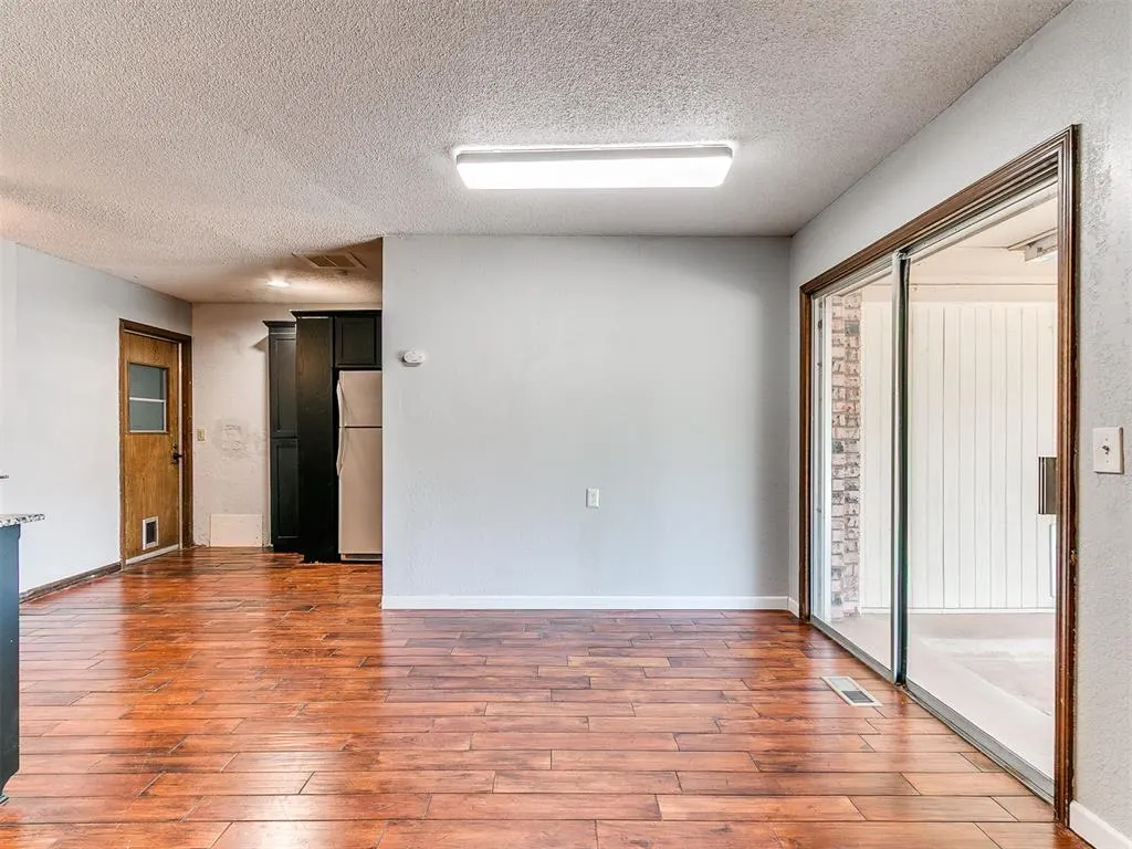 Photo 12 — 6313 N Sunnybridge Court, Oklahoma City, OK 73132
